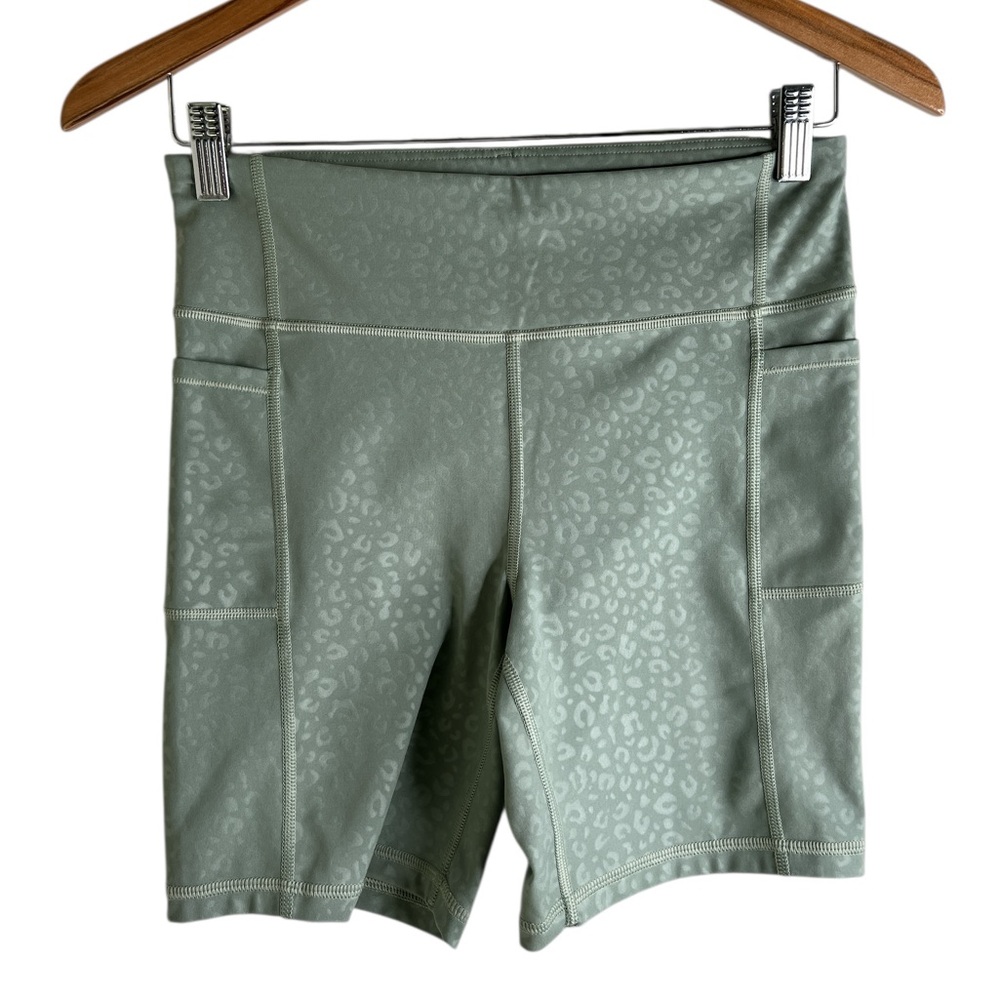 GAP Women’s Sage Green Patterned Bike Shorts – Compression Fit